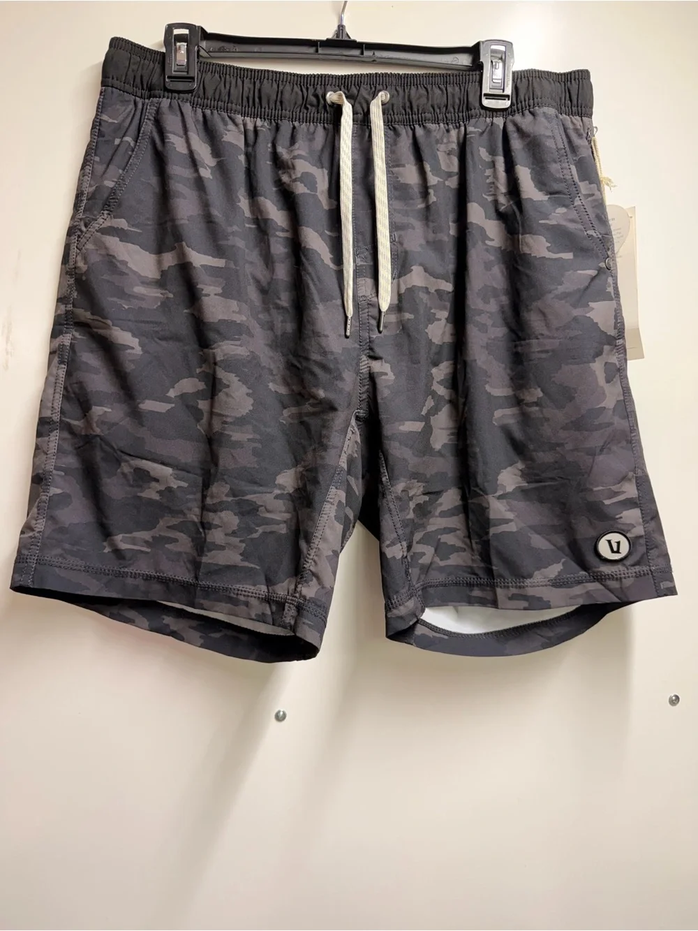Vuori Kore Short Black Watercolor Camo size xxl men’s